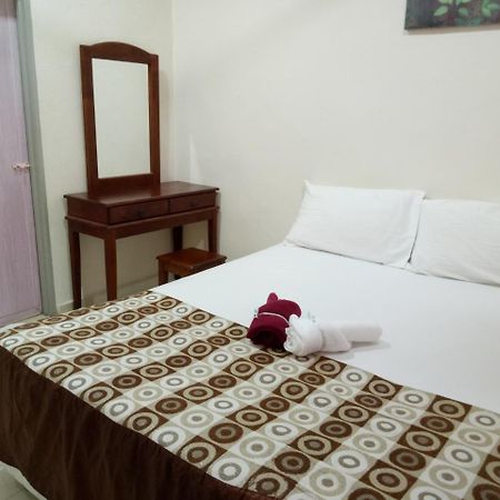 Idul Sunrise View Hotel Pantai Cenang  Exterior photo