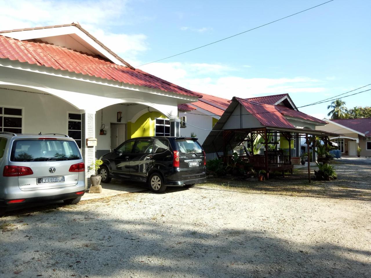 Idul Sunrise View Hotel Pantai Cenang  Exterior photo