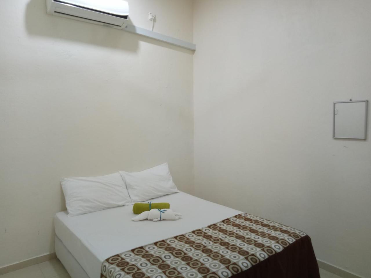 Idul Sunrise View Hotel Pantai Cenang  Exterior photo