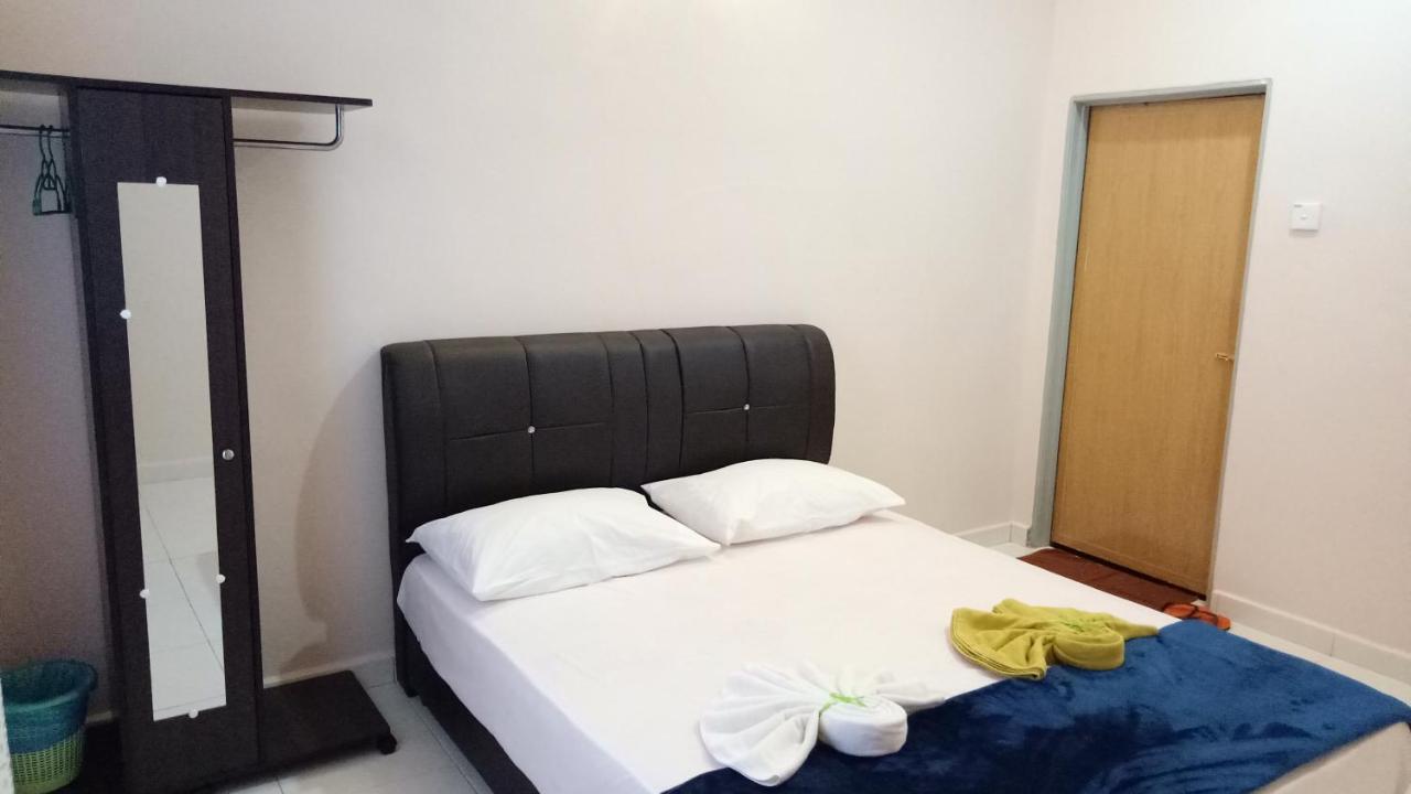 Idul Sunrise View Hotel Pantai Cenang  Exterior photo