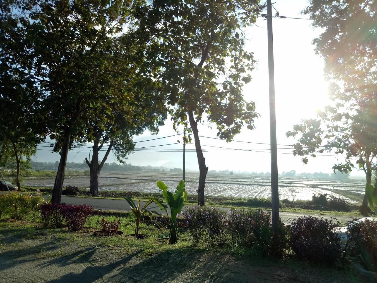 Idul Sunrise View Hotel Pantai Cenang  Exterior photo