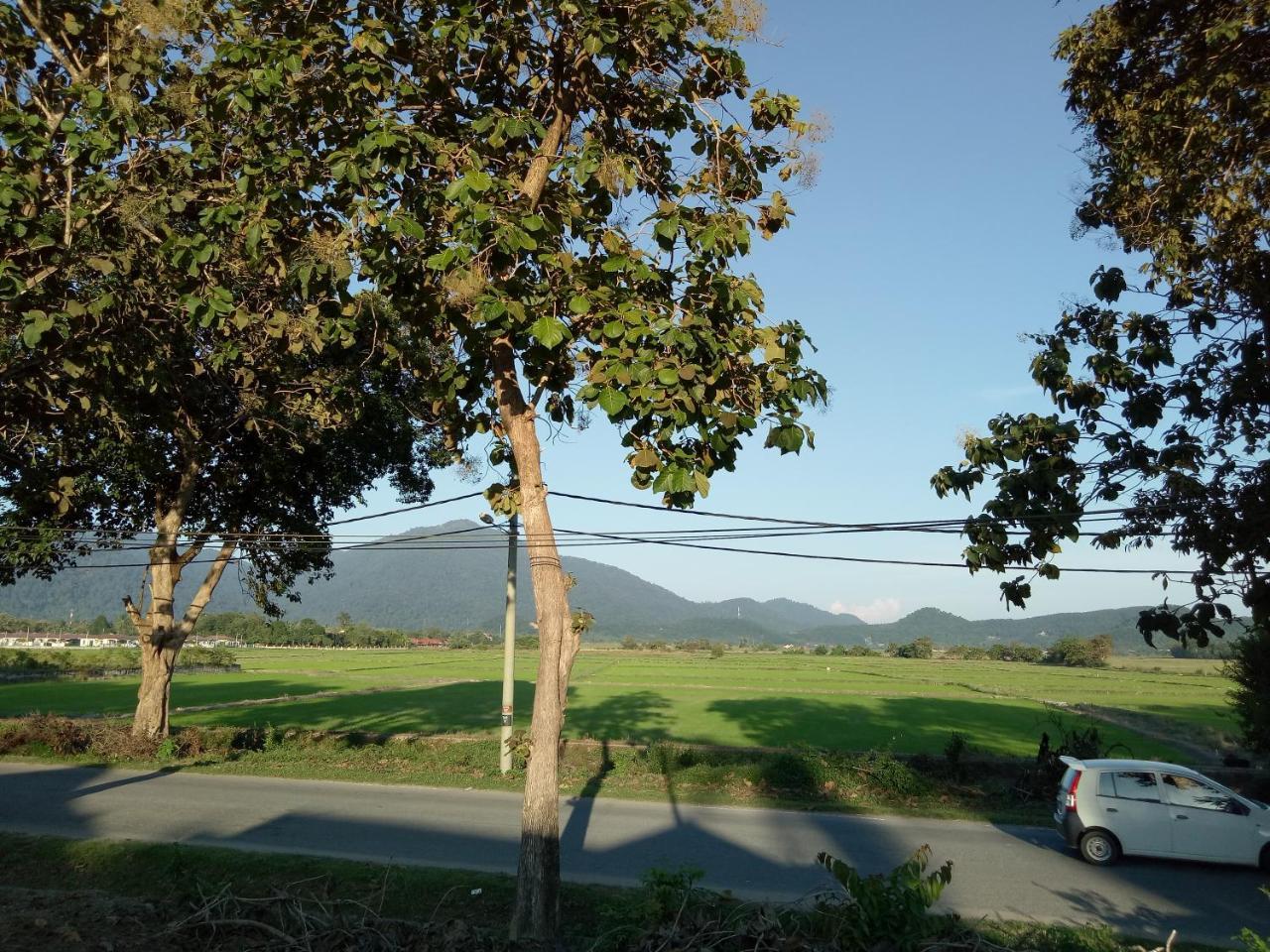 Idul Sunrise View Hotel Pantai Cenang  Exterior photo