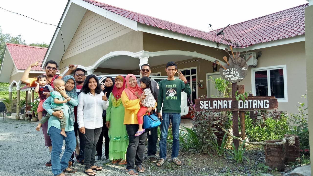 Idul Sunrise View Hotel Pantai Cenang  Exterior photo